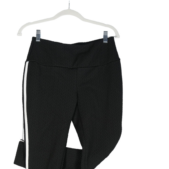 Chicos Leggings Womens Size 0 S Black White Stripe Chevron Textured Fabric - Picture 3 of 8
